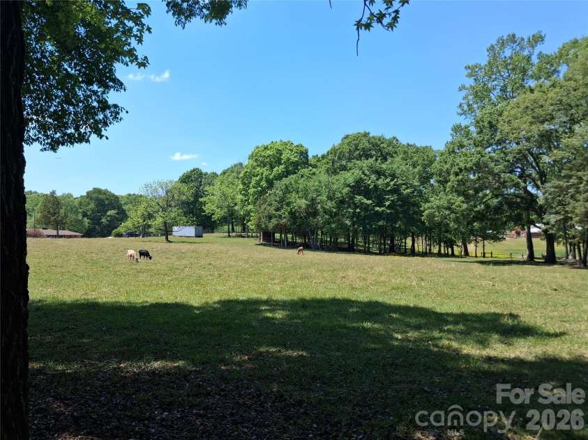 207 Woodlynn Drive, Charlotte, NC 28214.  MLS# CAR4371456, YatesRealty ID 19153. 