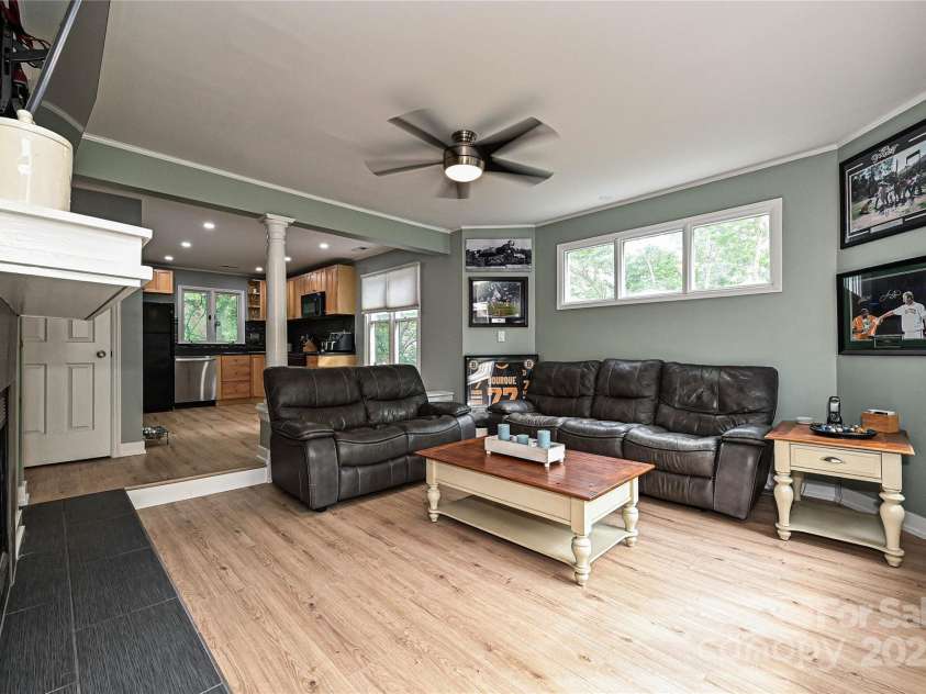 433-68 8th Street, Charlotte, NC 28202.  MLS# CAR4267698, YatesRealty ID 19153. 