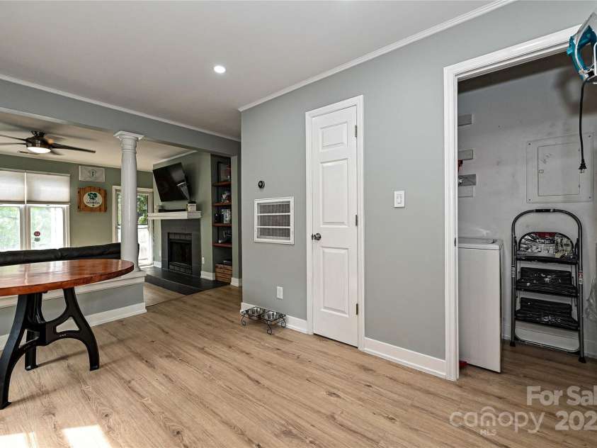 433-68 8th Street, Charlotte, NC 28202.  MLS# CAR4267698, YatesRealty ID 19153. 