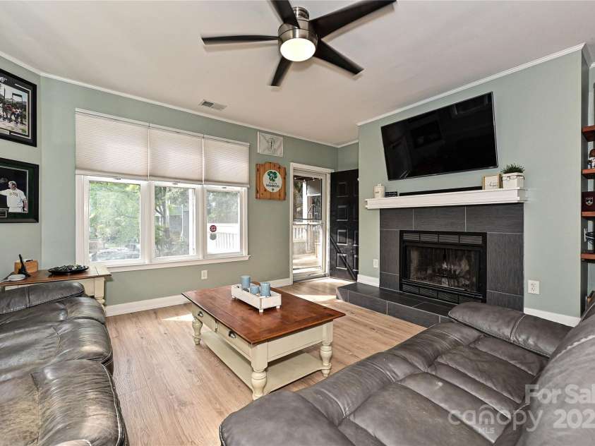 433-68 8th Street, Charlotte, NC 28202.  MLS# CAR4267698, YatesRealty ID 19153. 