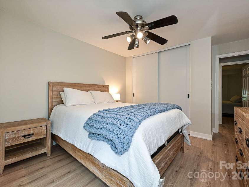 433-68 8th Street, Charlotte, NC 28202.  MLS# CAR4267698, YatesRealty ID 19153. 