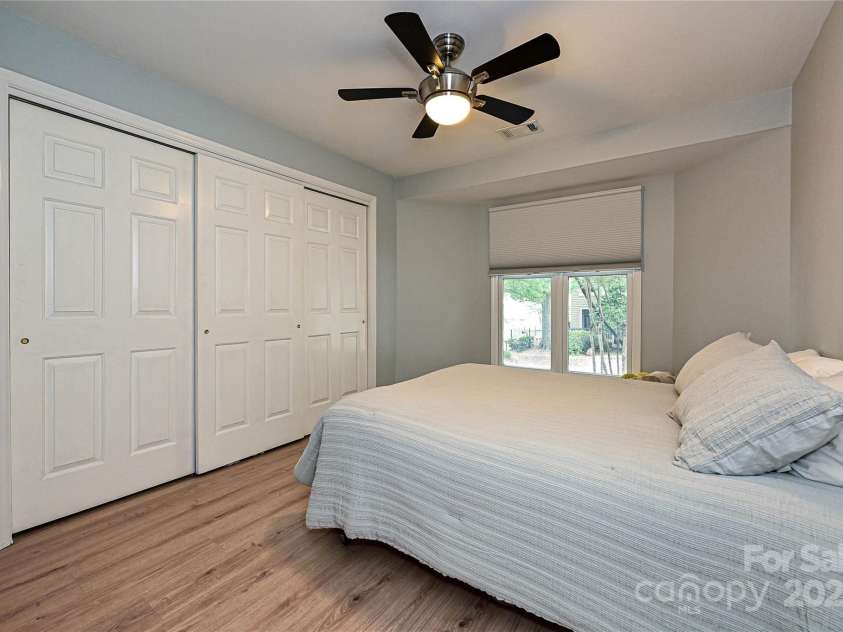 433-68 8th Street, Charlotte, NC 28202.  MLS# CAR4267698, YatesRealty ID 19153. 