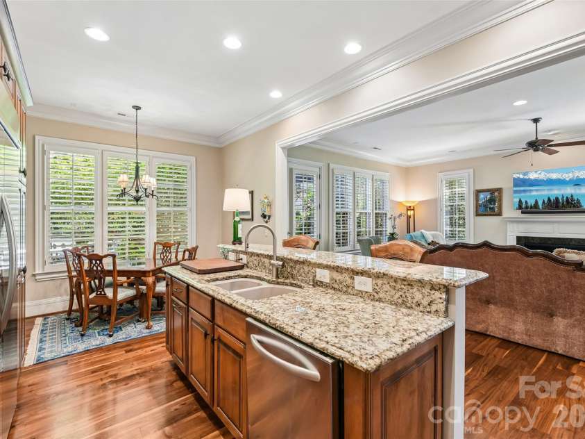 5208 Shepley Court, Charlotte, NC 28226.  MLS# CAR4366293, YatesRealty ID 19154. 