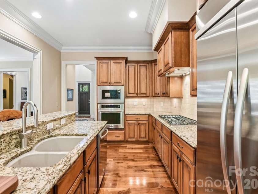 5208 Shepley Court, Charlotte, NC 28226.  MLS# CAR4366293, YatesRealty ID 19154. 