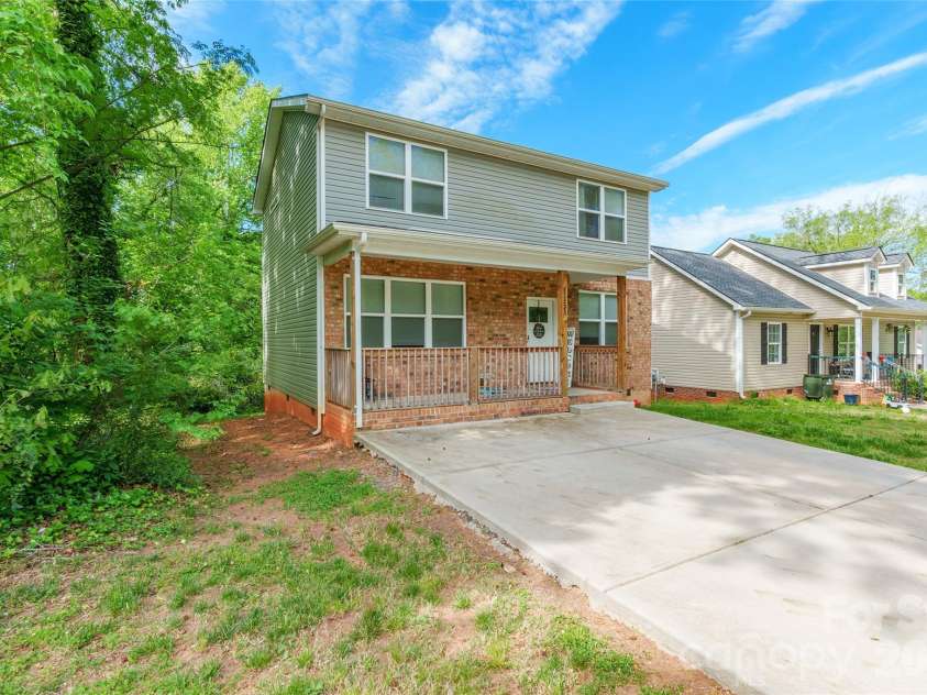 1151 Calhoun Street, Rock Hill, SC 29732.  MLS# CAR4372613, YatesRealty ID 19155. 