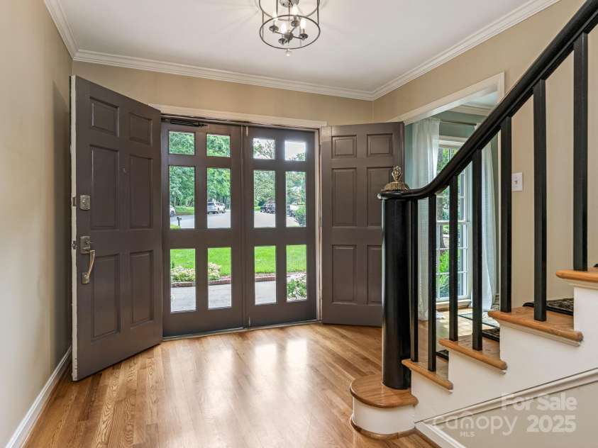 2141 Halford Place, Charlotte, NC 28211.  MLS# CAR4269918, YatesRealty ID 19155. 