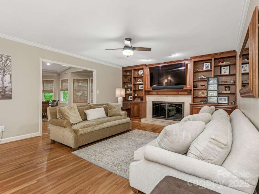 2141 Halford Place, Charlotte, NC 28211.  MLS# CAR4269918, YatesRealty ID 19155. 