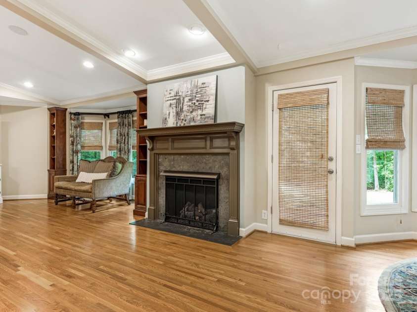 2141 Halford Place, Charlotte, NC 28211.  MLS# CAR4269918, YatesRealty ID 19155. 