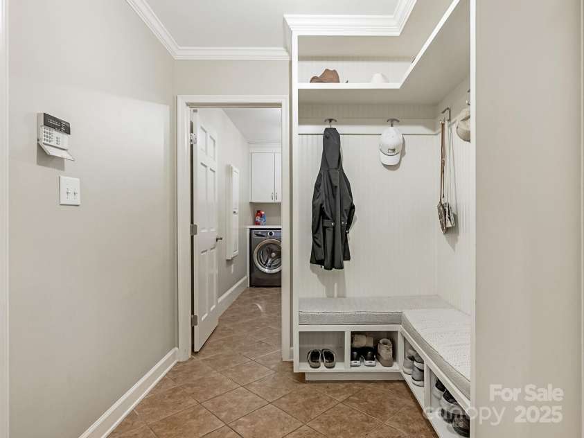 2141 Halford Place, Charlotte, NC 28211.  MLS# CAR4269918, YatesRealty ID 19155. 