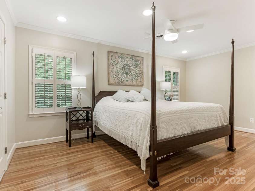 2141 Halford Place, Charlotte, NC 28211.  MLS# CAR4269918, YatesRealty ID 19155. 