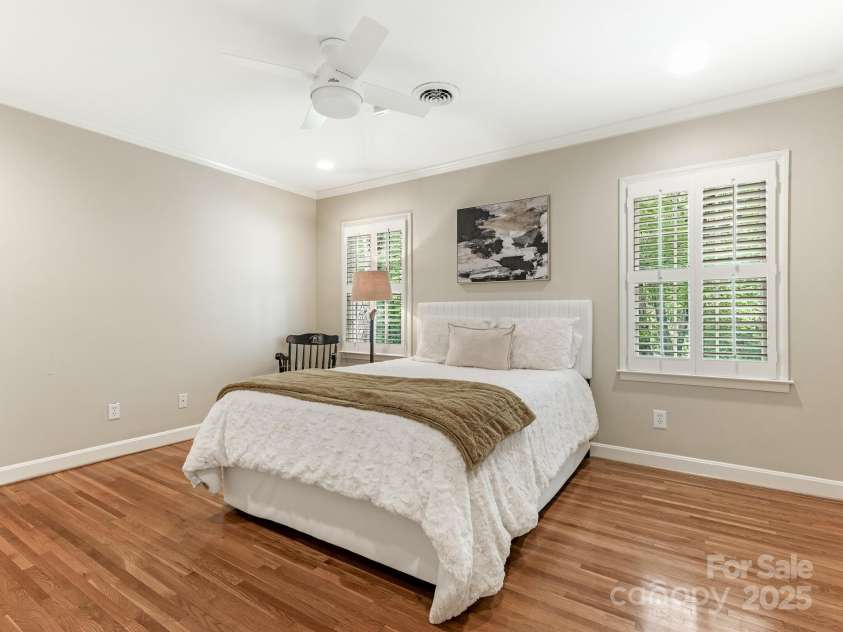2141 Halford Place, Charlotte, NC 28211.  MLS# CAR4269918, YatesRealty ID 19155. 