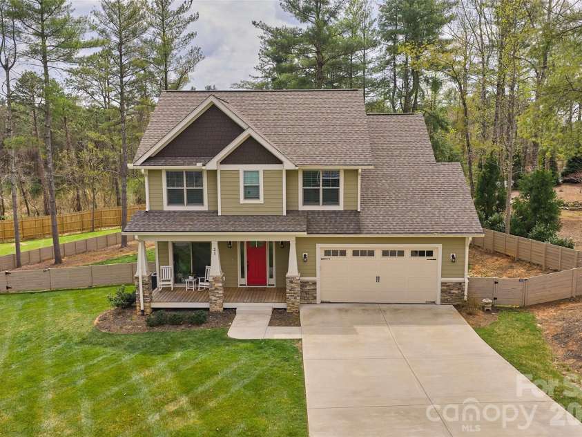 21 Wood Path Lane, Arden, NC 28704.  MLS# CAR4372513, YatesRealty ID 19156. 