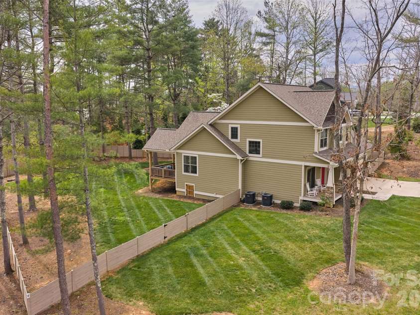 21 Wood Path Lane, Arden, NC 28704.  MLS# CAR4372513, YatesRealty ID 19156. 