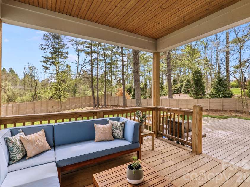 21 Wood Path Lane, Arden, NC 28704.  MLS# CAR4372513, YatesRealty ID 19156. 