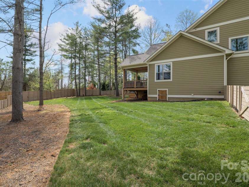 21 Wood Path Lane, Arden, NC 28704.  MLS# CAR4372513, YatesRealty ID 19156. 
