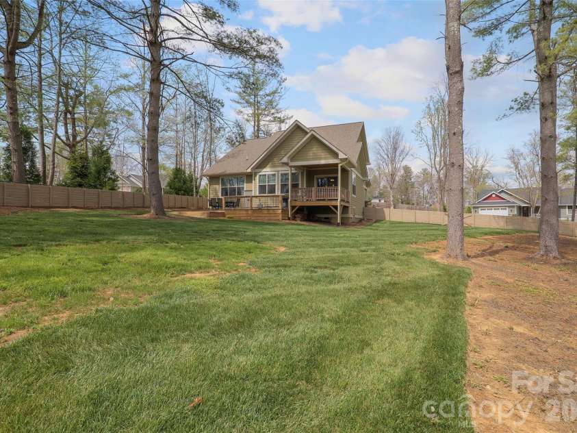 21 Wood Path Lane, Arden, NC 28704.  MLS# CAR4372513, YatesRealty ID 19156. 
