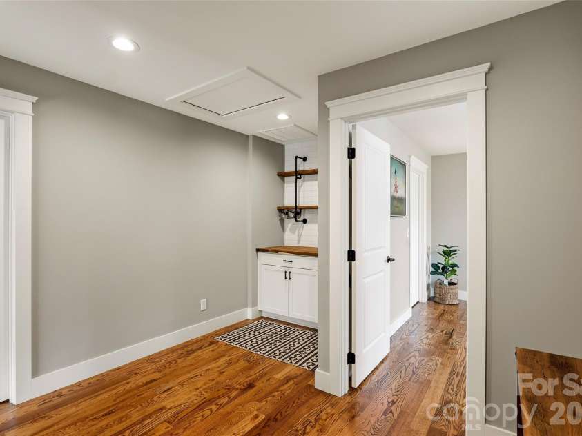 21 Wood Path Lane, Arden, NC 28704.  MLS# CAR4372513, YatesRealty ID 19156. 