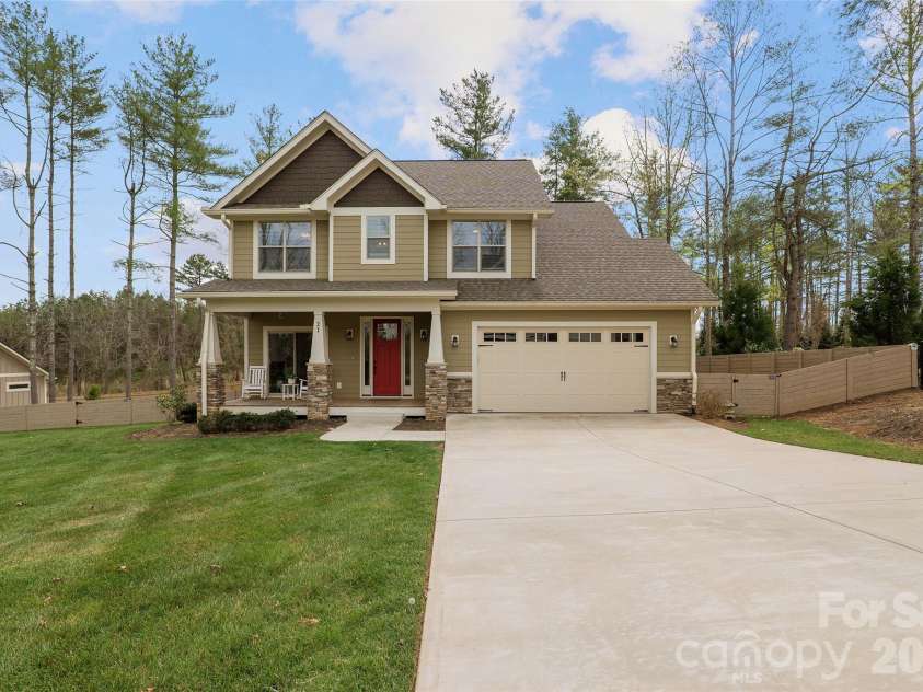 21 Wood Path Lane, Arden, NC 28704.  MLS# CAR4372513, YatesRealty ID 19156. 