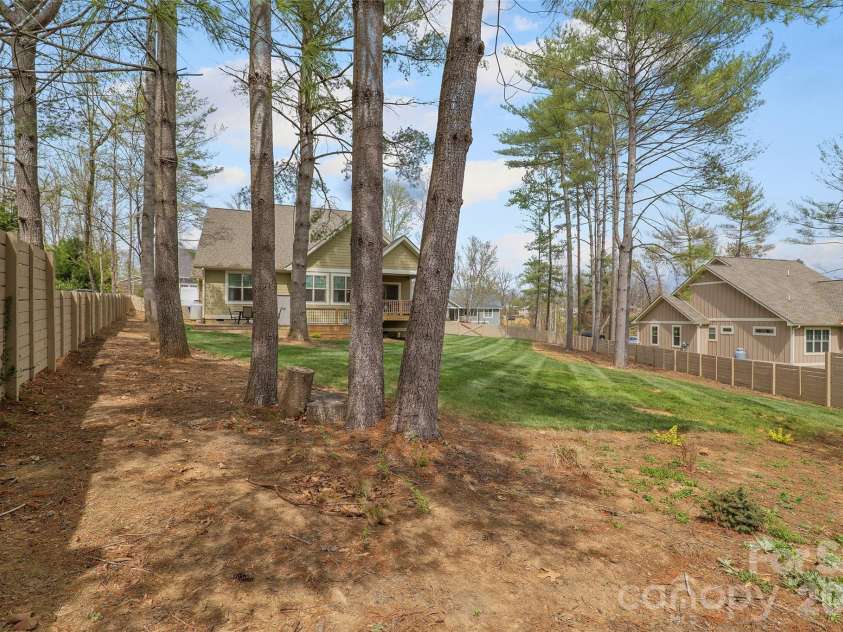 21 Wood Path Lane, Arden, NC 28704.  MLS# CAR4372513, YatesRealty ID 19156. 