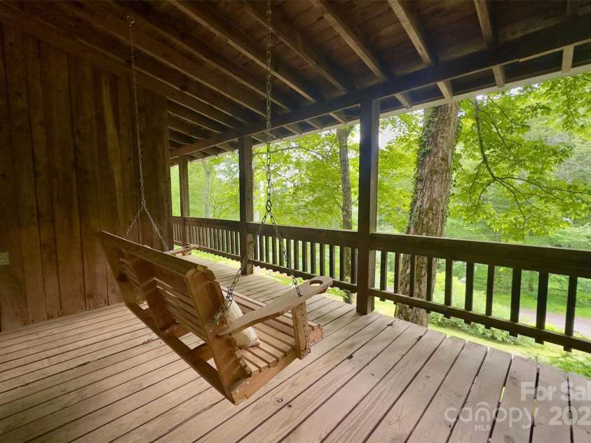 1495 El Miner Drive, Mars Hill, NC 28754.  MLS# CAR4265519, YatesRealty ID 19158. 