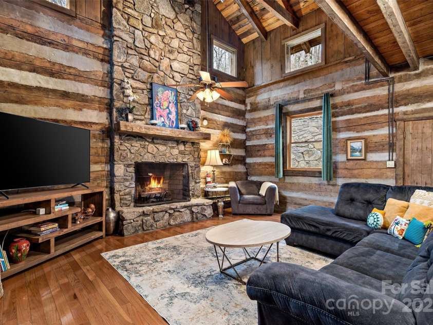 1495 El Miner Drive, Mars Hill, NC 28754.  MLS# CAR4265519, YatesRealty ID 19158. 