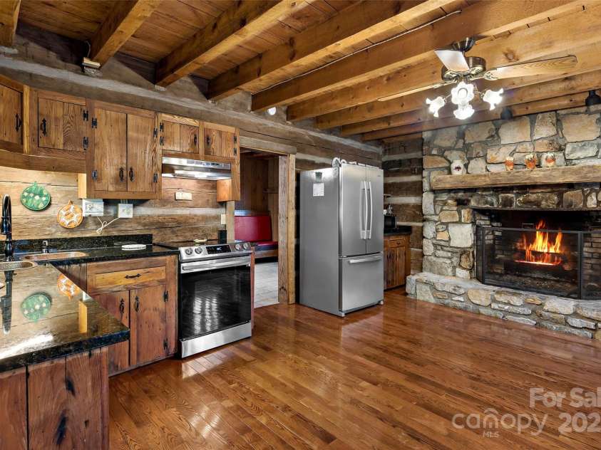 1495 El Miner Drive, Mars Hill, NC 28754.  MLS# CAR4265519, YatesRealty ID 19158. 