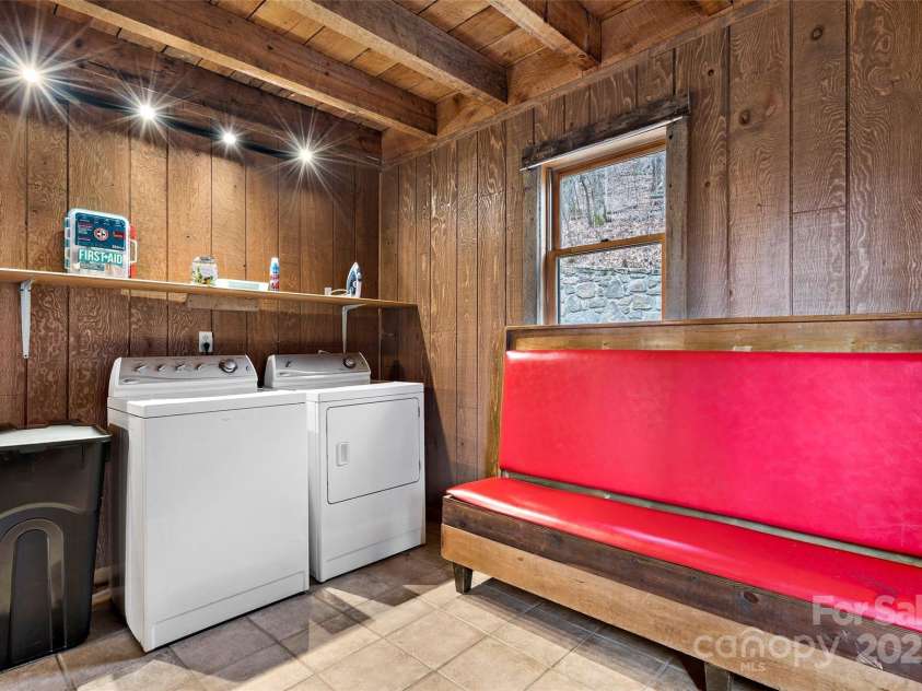 1495 El Miner Drive, Mars Hill, NC 28754.  MLS# CAR4265519, YatesRealty ID 19158. 