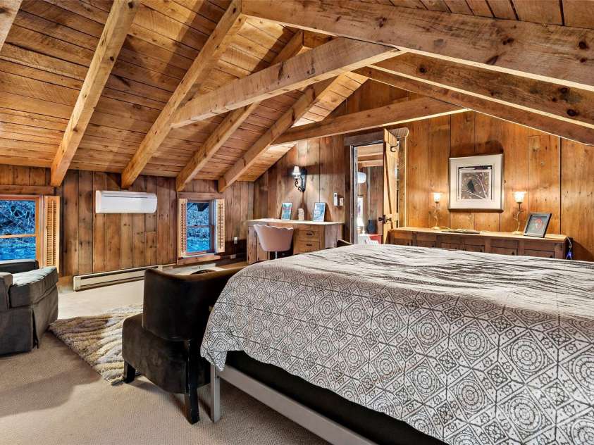 1495 El Miner Drive, Mars Hill, NC 28754.  MLS# CAR4265519, YatesRealty ID 19158. 