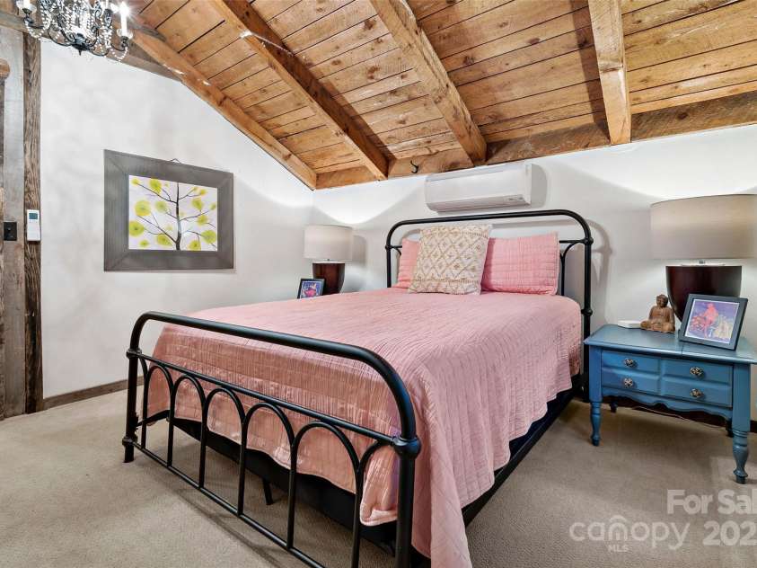 1495 El Miner Drive, Mars Hill, NC 28754.  MLS# CAR4265519, YatesRealty ID 19158. 