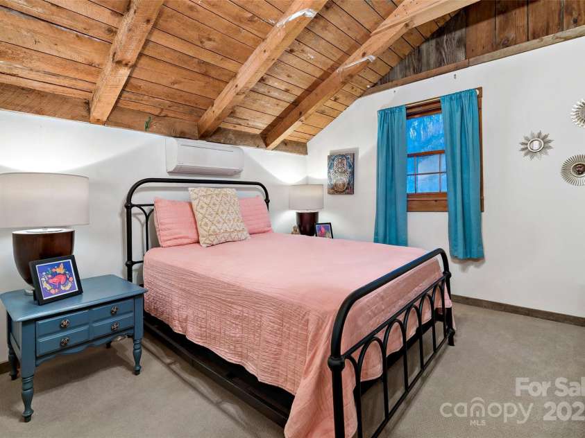 1495 El Miner Drive, Mars Hill, NC 28754.  MLS# CAR4265519, YatesRealty ID 19158. 