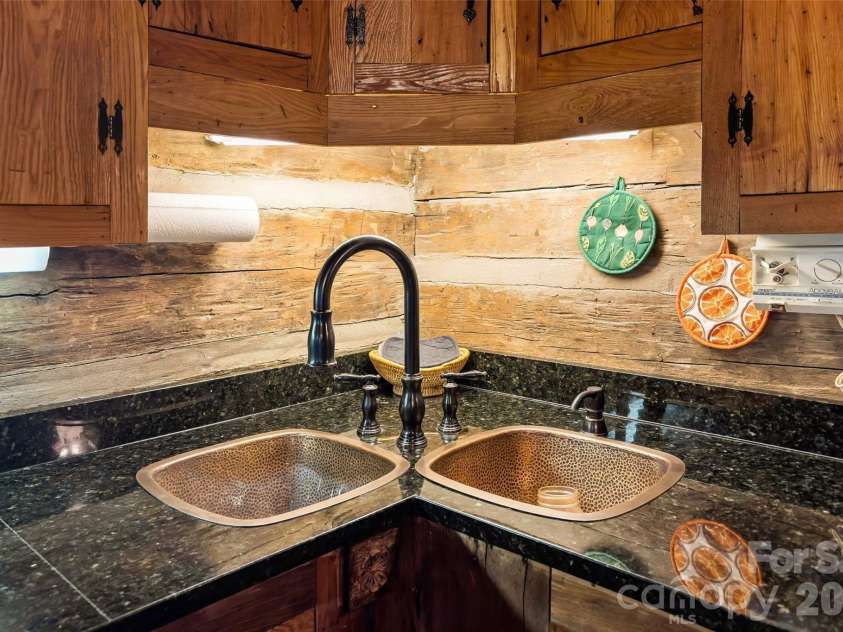 1495 El Miner Drive, Mars Hill, NC 28754.  MLS# CAR4316790, YatesRealty ID 19158. 