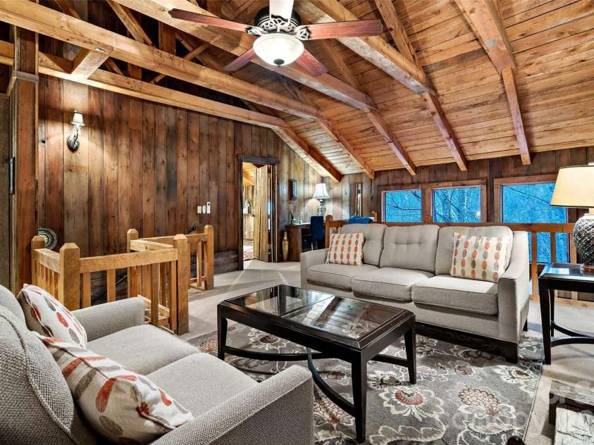 1495 El Miner Drive, Mars Hill, NC 28754.  MLS# CAR4316790, YatesRealty ID 19158. 