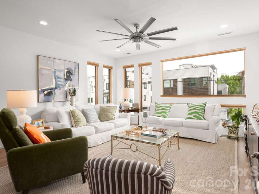 933 Westbrook Drive, Charlotte, NC 28202.  MLS# CAR4367339, YatesRealty ID 19158. 