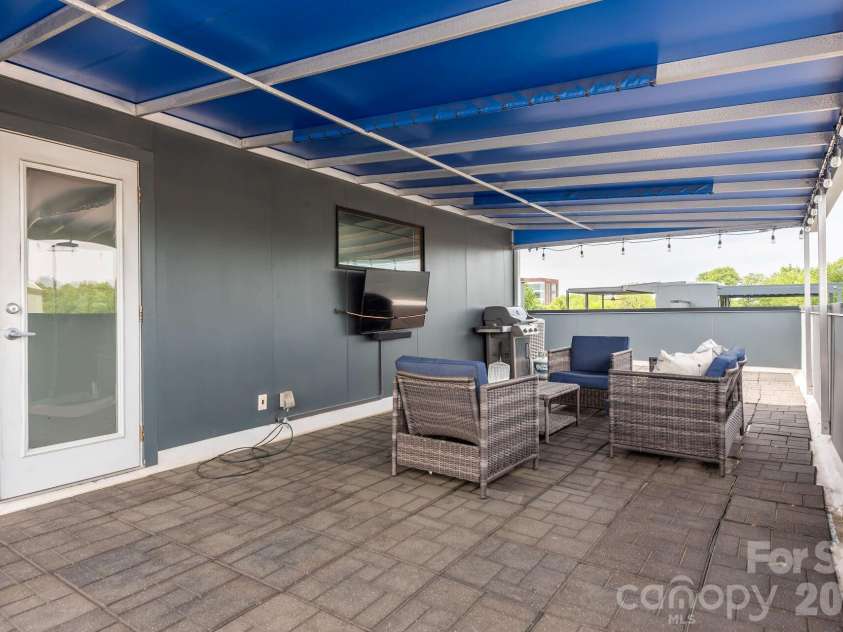 933 Westbrook Drive, Charlotte, NC 28202.  MLS# CAR4367339, YatesRealty ID 19158. 