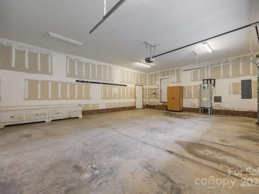 230 Shag Bark Lane, Salisbury, NC 28146.  MLS# CAR4257642, YatesRealty ID 19159. 2 Car Garage