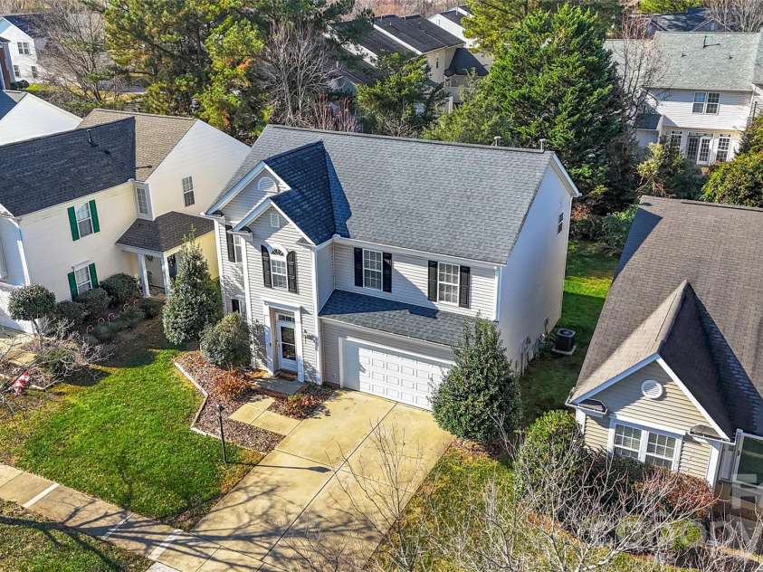 5815 Waverly Lynn Lane, Charlotte, NC 28269.  MLS# CAR4347529, YatesRealty ID 19159. 