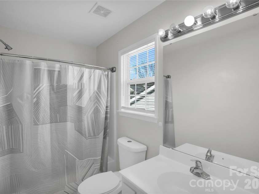 5815 Waverly Lynn Lane, Charlotte, NC 28269.  MLS# CAR4347529, YatesRealty ID 19159. Full Bath, Second Floor