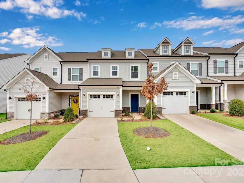 11012 Pagebrook Lane, Charlotte, NC 28214.  MLS# CAR4328081, YatesRealty ID 1916. 