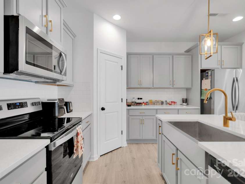 11012 Pagebrook Lane, Charlotte, NC 28214.  MLS# CAR4328081, YatesRealty ID 1916. 