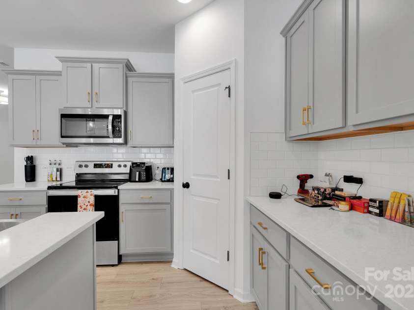 11012 Pagebrook Lane, Charlotte, NC 28214.  MLS# CAR4328081, YatesRealty ID 1916. 