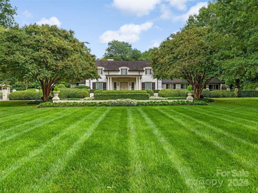 3531 Sharon Road, Charlotte, NC 28211.  MLS# CAR4197911, YatesRealty ID 1916. 3531 Sharon Road