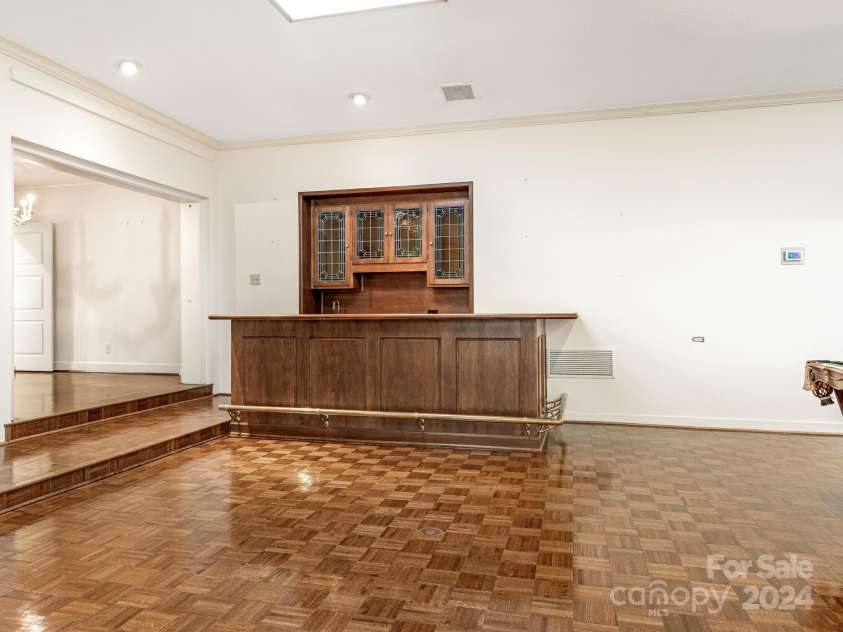 3531 Sharon Road, Charlotte, NC 28211.  MLS# CAR4197911, YatesRealty ID 1916. Bar Area