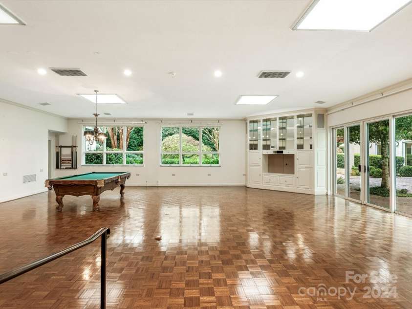 3531 Sharon Road, Charlotte, NC 28211.  MLS# CAR4197911, YatesRealty ID 1916. Carolina Room/Great Room