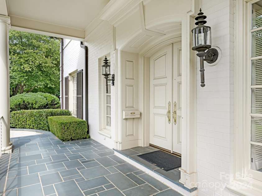 3531 Sharon Road, Charlotte, NC 28211.  MLS# CAR4197911, YatesRealty ID 1916. Front Entry