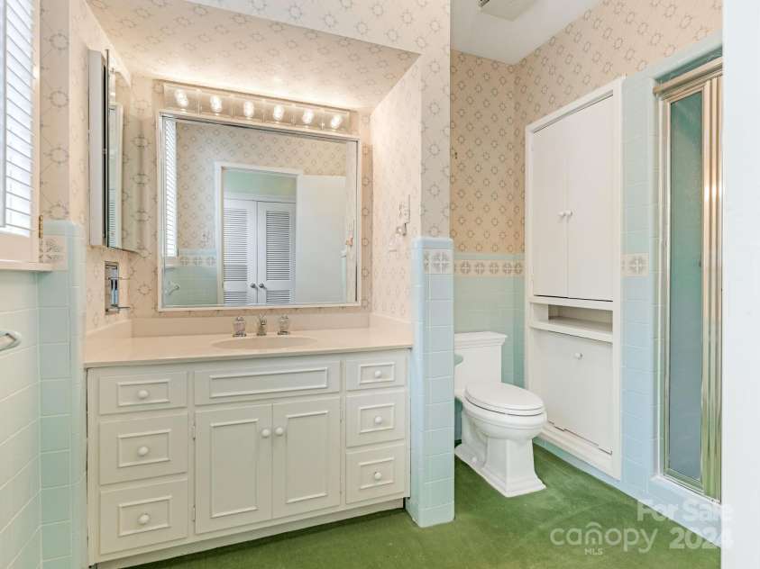 3531 Sharon Road, Charlotte, NC 28211.  MLS# CAR4197911, YatesRealty ID 1916. Full Bath 3