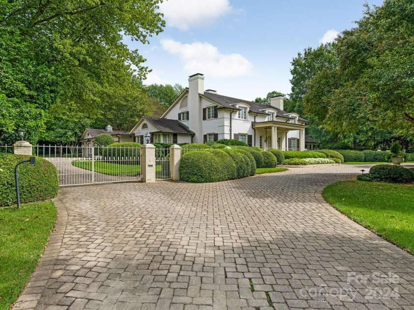 3531 Sharon Road, Charlotte, NC 28211.  MLS# CAR4197911, YatesRealty ID 1916. Gated Driveway