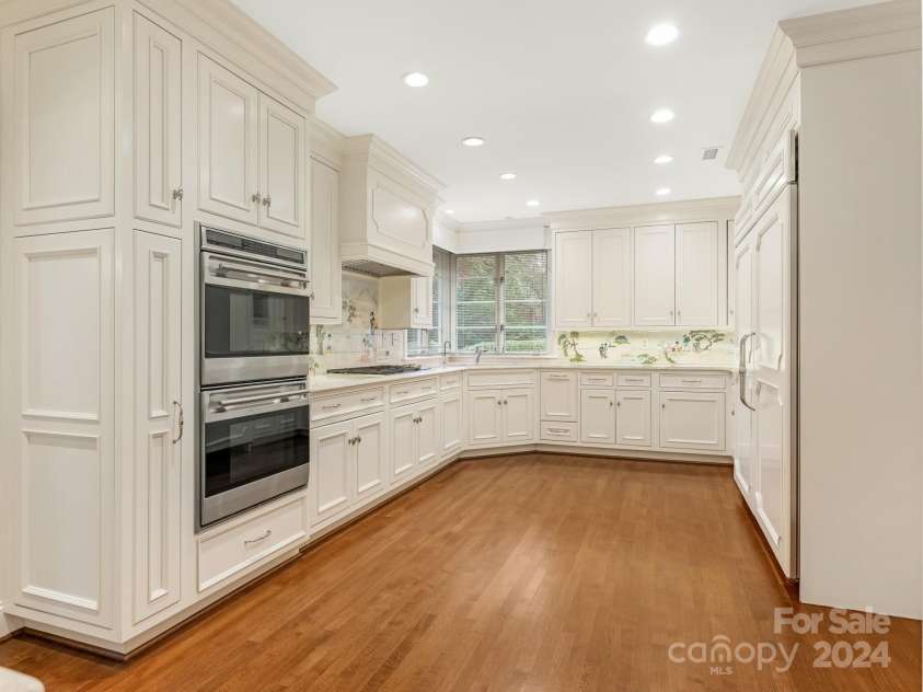 3531 Sharon Road, Charlotte, NC 28211.  MLS# CAR4197911, YatesRealty ID 1916. Kitchen