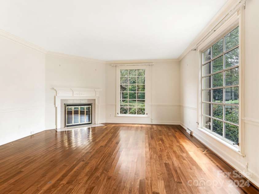 3531 Sharon Road, Charlotte, NC 28211.  MLS# CAR4197911, YatesRealty ID 1916. Living Room