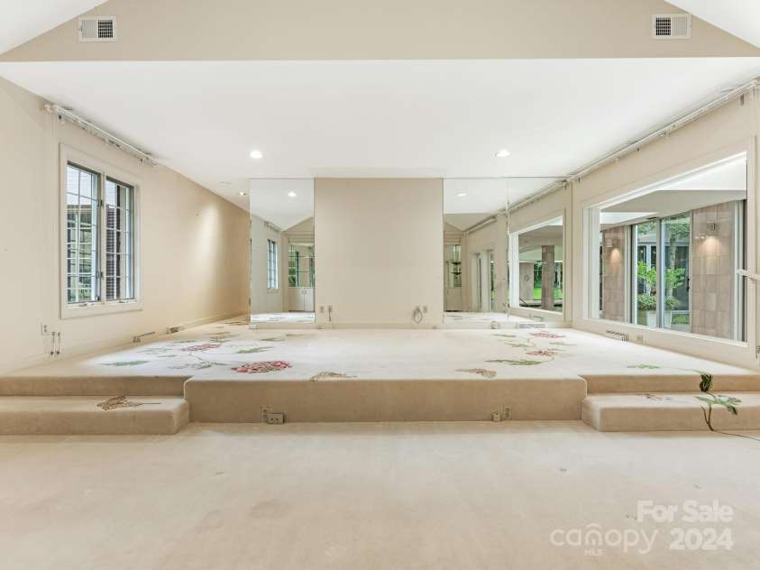 3531 Sharon Road, Charlotte, NC 28211.  MLS# CAR4197911, YatesRealty ID 1916. Primary Bedroom