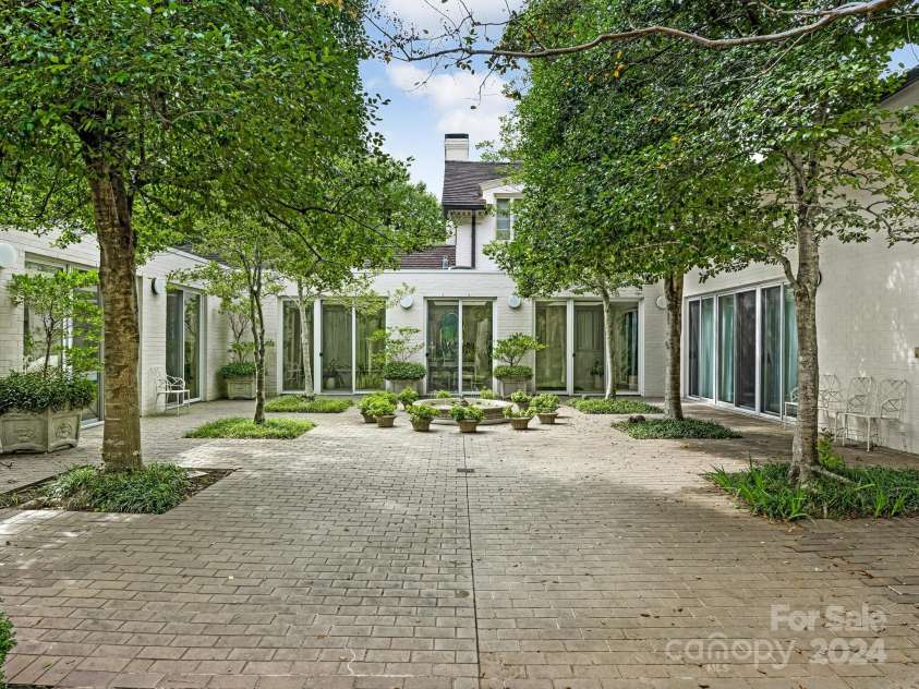 3531 Sharon Road, Charlotte, NC 28211.  MLS# CAR4197911, YatesRealty ID 1916. Rear Terrace